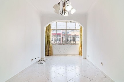 Apartamento T2 à venda na Rua Almeida Garrett