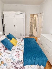 Apartamento T1 à venda na Avenida Almirante Reis