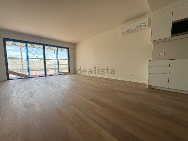 Apartamento T2 à venda na Rua da Qt.ª das Romeiras, 14