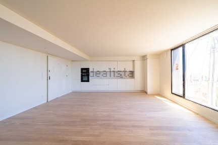 Apartamento T1 à venda na Rua Luís Monteiro