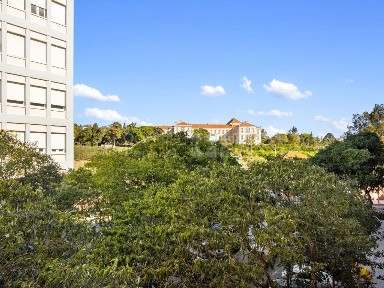 Apartamento T1 à venda na Rua Jau, 9 a