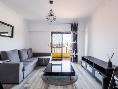 Apartamento T2 à venda na Praceta D. António Castelo Branco