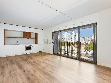 Apartamento T0 à venda em Santa Clara