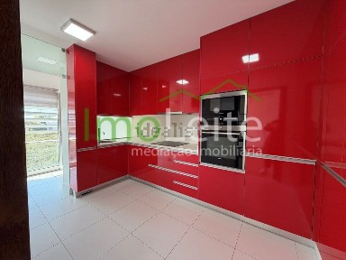 Arrendamento de apartamento T2 na Barreiros - Moninhas