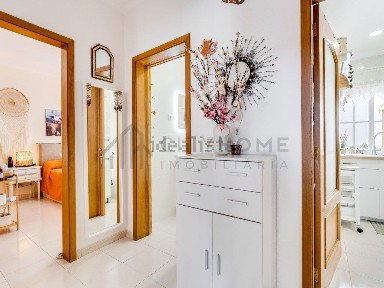 Apartamento T1 à venda na Rua Doutor Diogo Leote