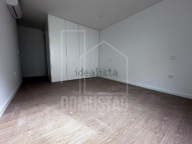 Apartamento T2 à venda na Travessa Maria da Fonte, 6