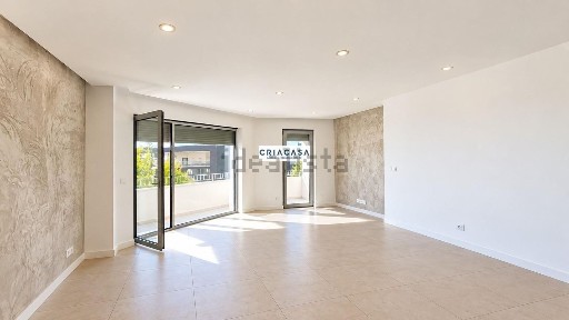 Duplex à venda na Rua Manuel de Almeida Lopes