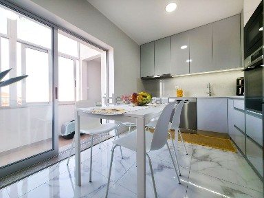 Apartamento T3 à venda na Praceta Sá da Bandeira, 7