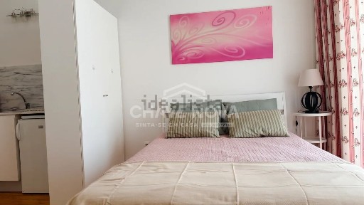 Apartamento T0 à venda na Rua Guedes de Azevedo