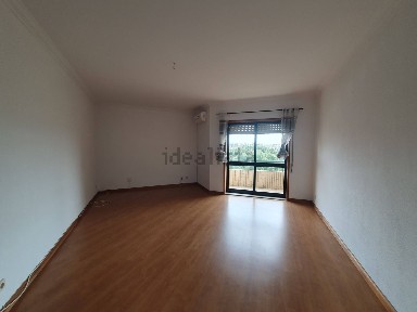 Apartamento T1 à venda na Rua das Cavadas s/n