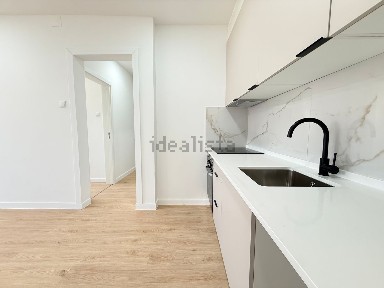 Apartamento T2 à venda na Rua Doutor Mascarenhas de Melo, 7