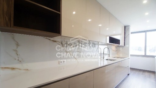 Arrendamento de apartamento T3 na Avenida da Boavista