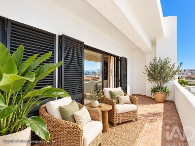 Apartamento T2 à venda nas Golférias - Honório