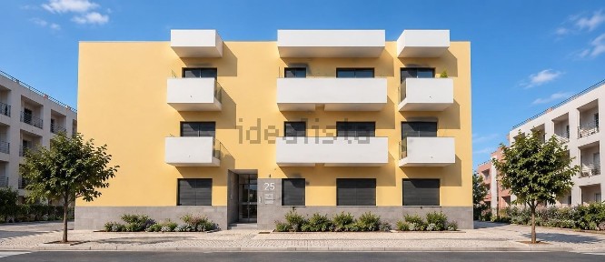 Apartamento T2 à venda na Rua António Botto
