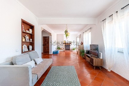 Apartamento T3 à venda na Rua Dom Augusto Pereira Coutinho, 6