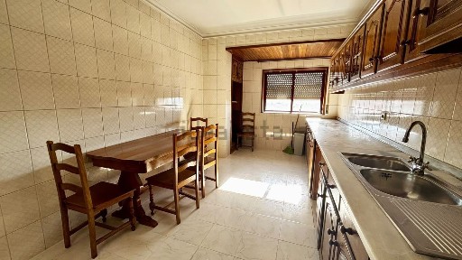 Arrendamento de apartamento T3 na Rua Feliciano Ramos