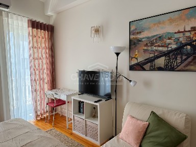 Apartamento T0 à venda na Rua do Bonjardim