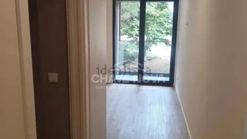 Apartamento T2 à venda na Rua Nova de Corim, 273