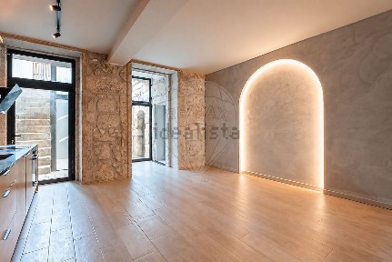 Apartamento T0 à venda na Rua do Bonfim