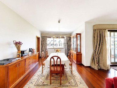 Apartamento T5 à venda na Aviz - Cristo Rei
