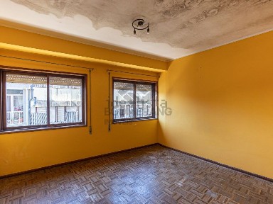 Apartamento T2 à venda na Camões - Faria Guimarães