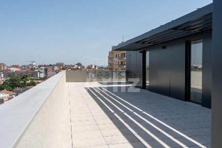 Penthouse à venda na Avenida de Fernão de Magalhães, 3551