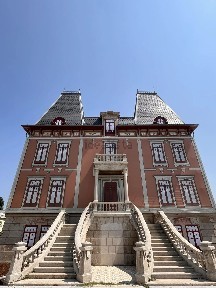 Palácio à venda na Rua Dom Afonso Henriques