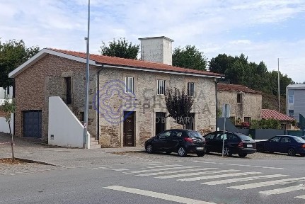 Moradia independente à venda na Avenida Padre Luis Pinto Carneiro, 426