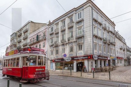 Arrendamento de apartamento T4 no Largo da Graça, 134