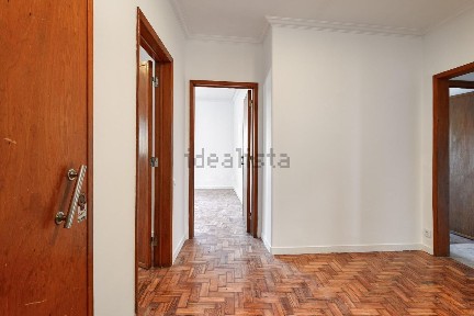 Arrendamento de apartamento T2 na Rua Carlos Anjos