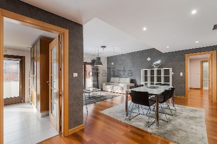 Arrendamento de apartamento T3 na Rua Cristóvão da Costa
