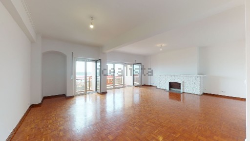 Arrendamento de apartamento T3 na Avenida Helen Keller
