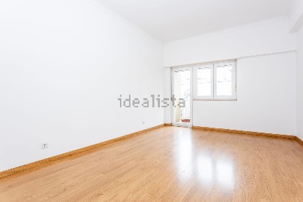 Arrendamento de apartamento T1 na Rua José Estêvão