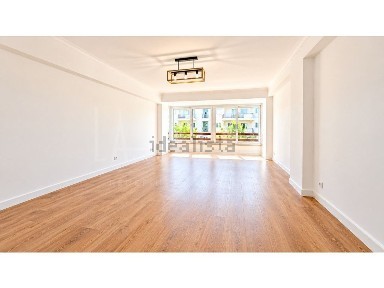 Apartamento T3 à venda no Alto dos Moinhos