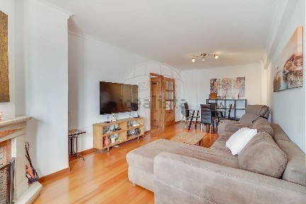 Apartamento T2 à venda na Rinchoa