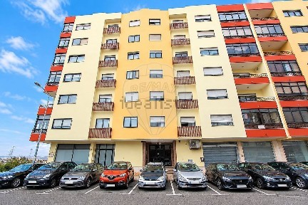Apartamento T2 à venda na Rua José Régio
