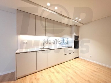 Apartamento T2 à venda em Santa Iria de Azoia - São João da Talha - Bobadela