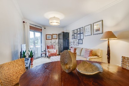 Apartamento T1 à venda na Avenida dos Estados Unidos da América