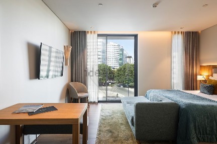 Apartamento T0 à venda na Avenida Ulisses