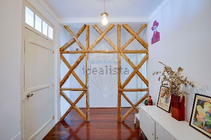 Apartamento T3 à venda na Travessa do Cabral