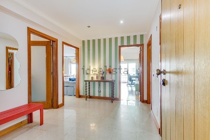 Apartamento T2 à venda na Rua Afonso de Ornelas