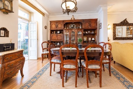 Apartamento T4 à venda na Rua de São Bento
