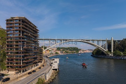 Arrendamento de apartamento T3 na Arrábida