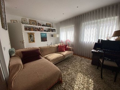 Arrendamento de apartamento T1 na Rua Francisco Sá Carneiro, 6