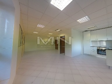 Arrendamento de apartamento T2 na Rua da Igreja, 47