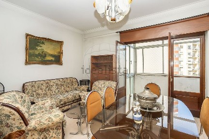 Apartamento T1 à venda na Alameda 25 de Abril