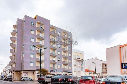 Apartamento T2 à venda na Rua Luís Calado Nunes