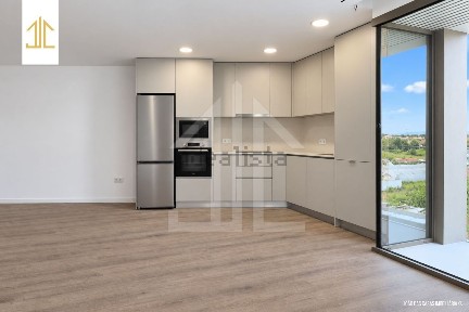 Apartamento T2 à venda na Estrada de Vilar