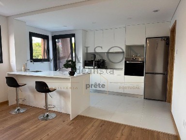 Apartamento T3 à venda na Avenida de São Miguel, 294