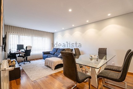 Apartamento T2 à venda na Rua de Dionisio de Pinho